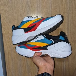 Fila V94M